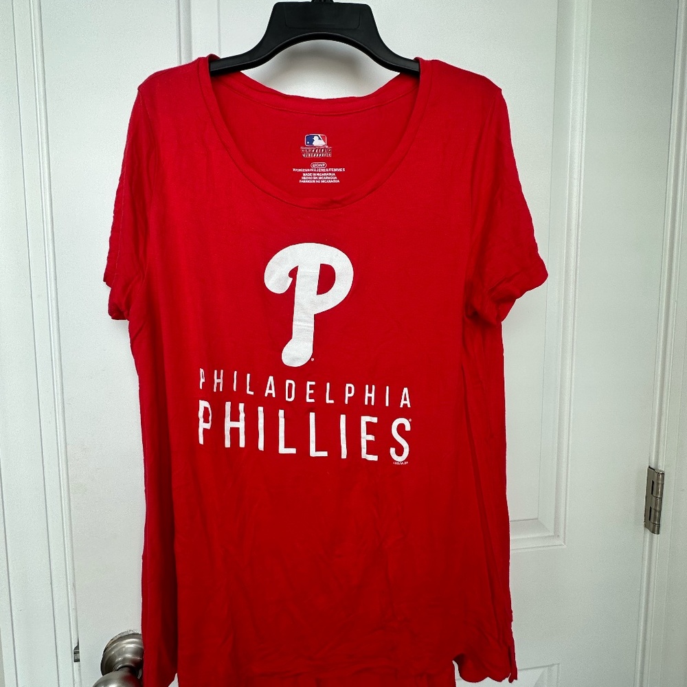 Phillies t-shirt
